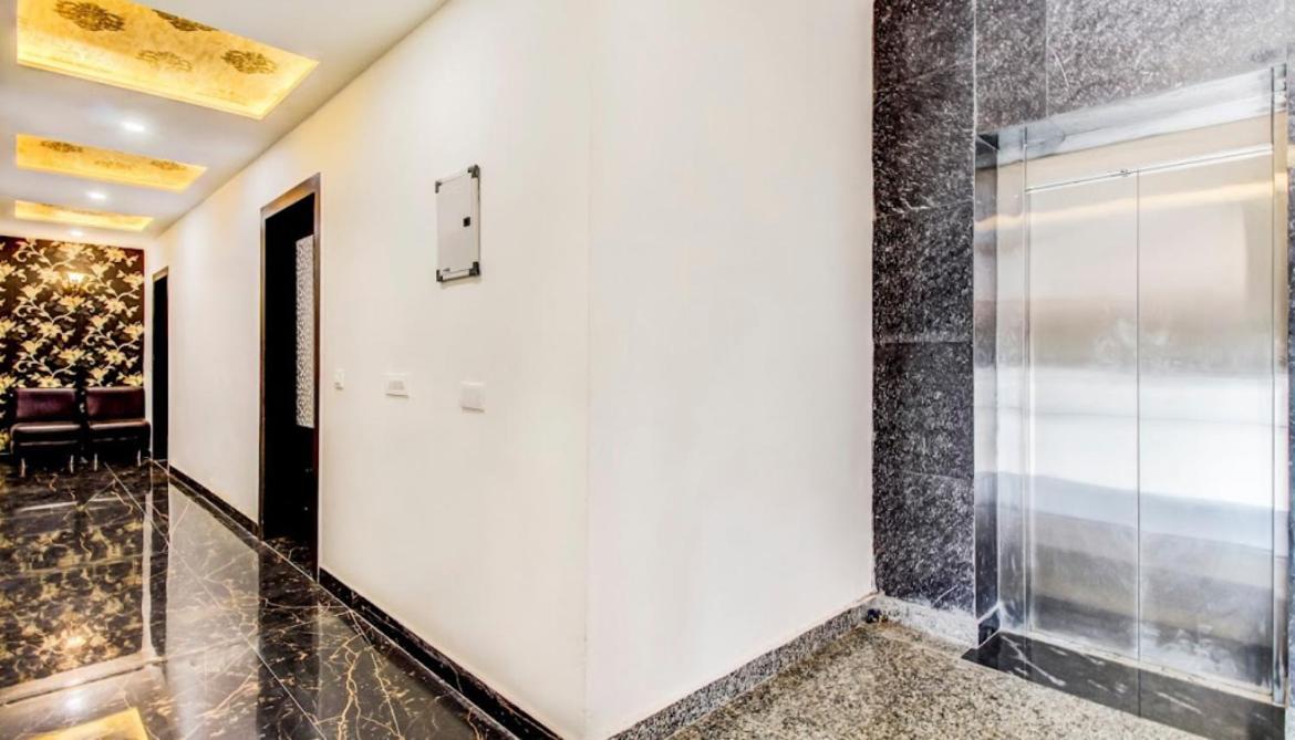 Hotel Blossom Rooms - Fully Ac Tājganj Eksteriør bilde